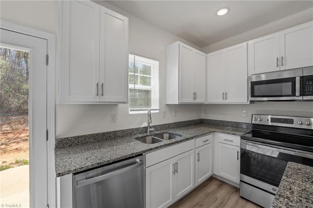 619 East Street, Reidsville, NC 27320