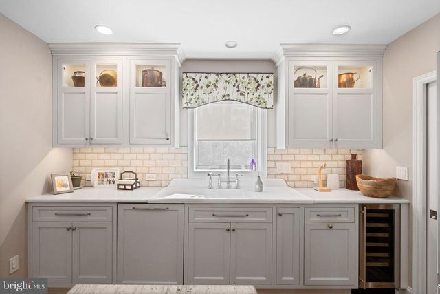 6760 CHAPEL RD, New Hope, PA 18938