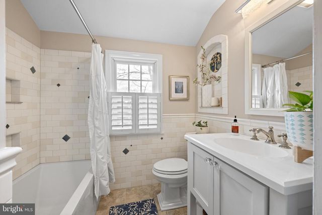 6760 CHAPEL RD, New Hope, PA 18938