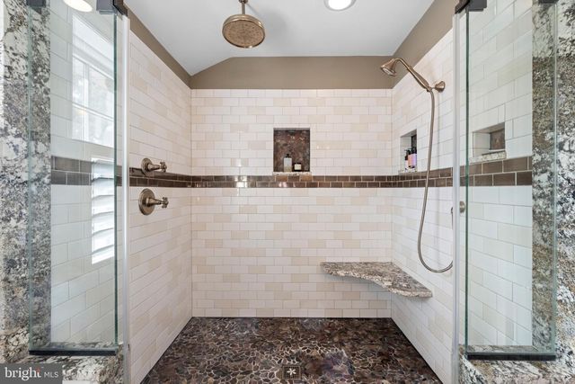 6760 CHAPEL RD, New Hope, PA 18938