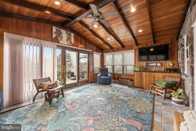 6760 CHAPEL RD, New Hope, PA 18938