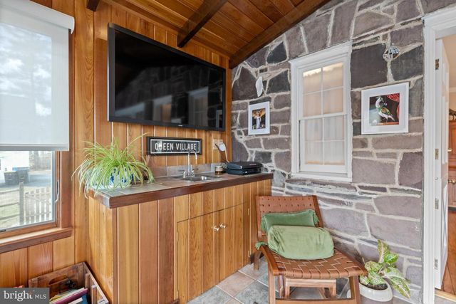 6760 CHAPEL RD, New Hope, PA 18938