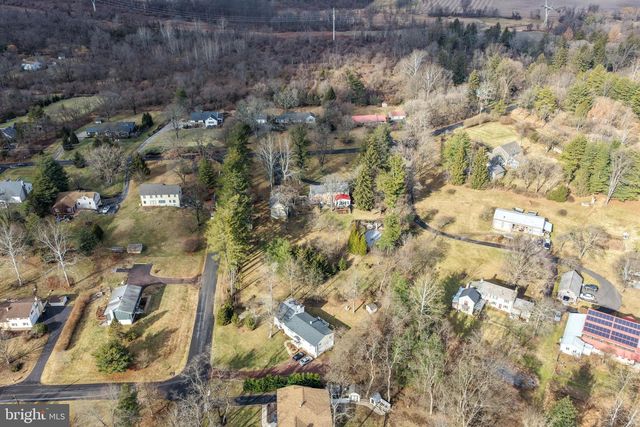 6760 CHAPEL RD, New Hope, PA 18938