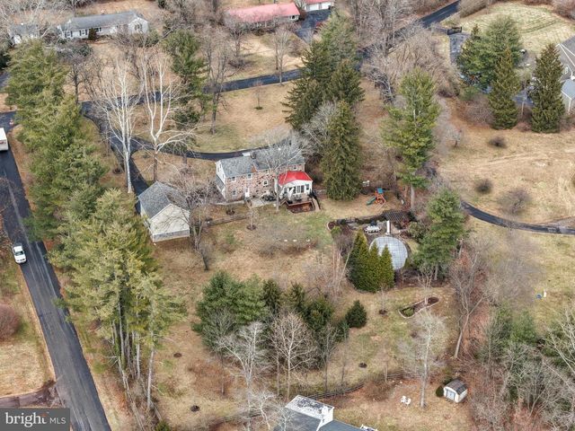 6760 CHAPEL RD, New Hope, PA 18938