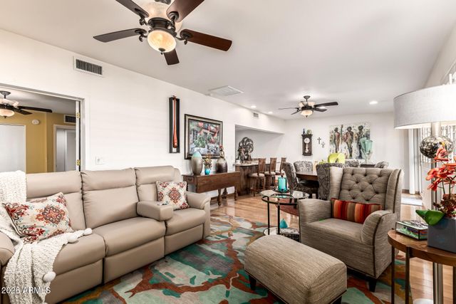 806 W BROOKS Street, Chandler, AZ 85225