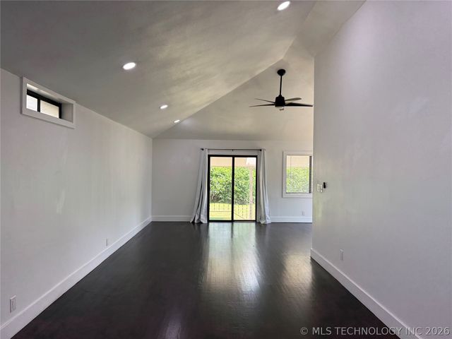 563 S Sandusky Avenue, Tulsa, OK 74112