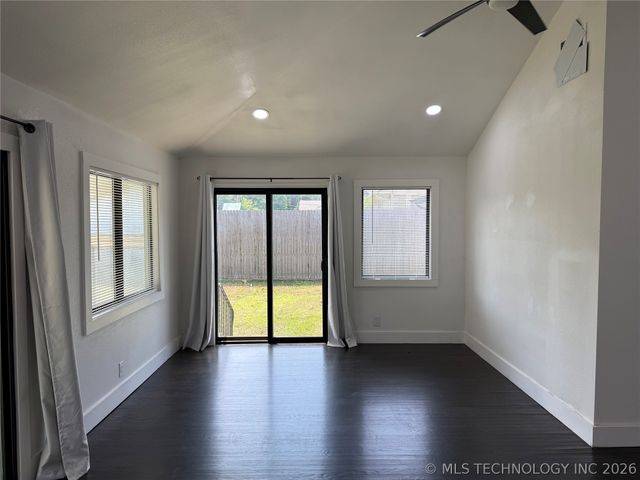 563 S Sandusky Avenue, Tulsa, OK 74112
