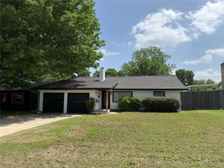 563 S Sandusky Avenue, Tulsa, OK 74112