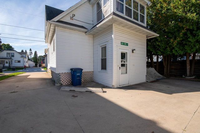 332 W 15TH AVENUE, Oshkosh, WI 54902