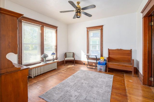 332 W 15TH AVENUE, Oshkosh, WI 54902