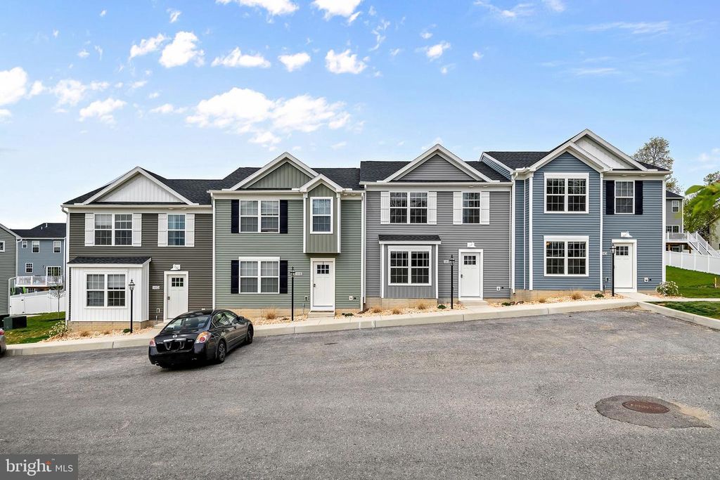 2609 MAPLEWOOD CIR, Harrisburg, PA 17110