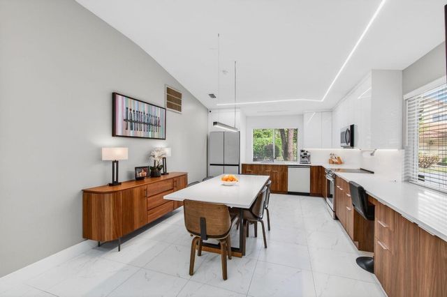 6766 Via Regina, Boca Raton, FL 33433