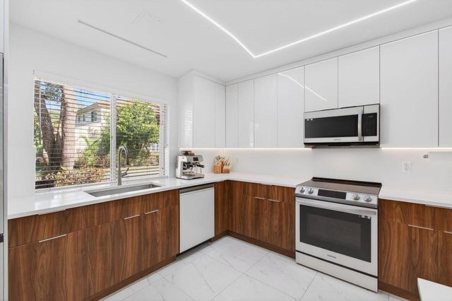 6766 Via Regina, Boca Raton, FL 33433