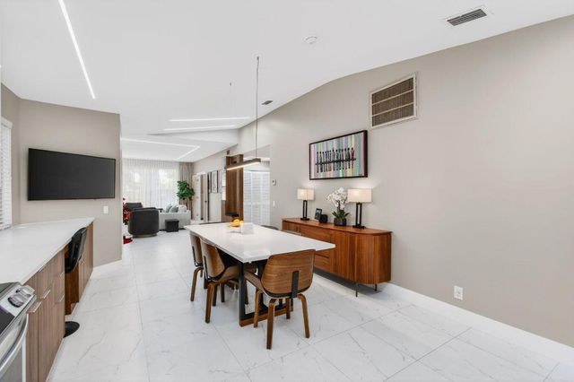 6766 Via Regina, Boca Raton, FL 33433