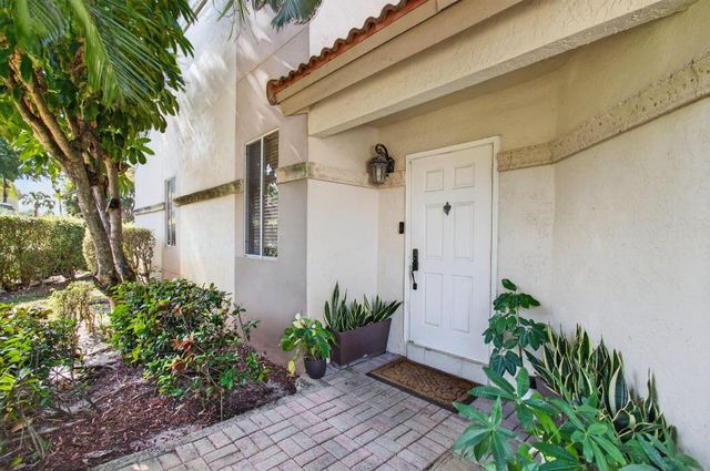 6766 Via Regina, Boca Raton, FL 33433