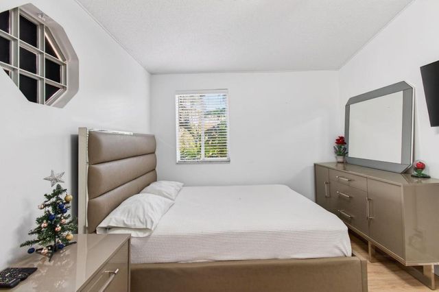 6766 Via Regina, Boca Raton, FL 33433