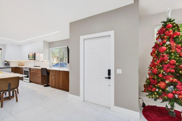 6766 Via Regina, Boca Raton, FL 33433