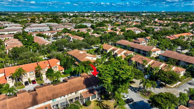 6766 Via Regina, Boca Raton, FL 33433