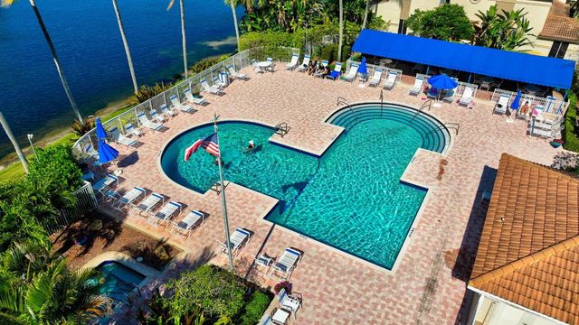 6766 Via Regina, Boca Raton, FL 33433