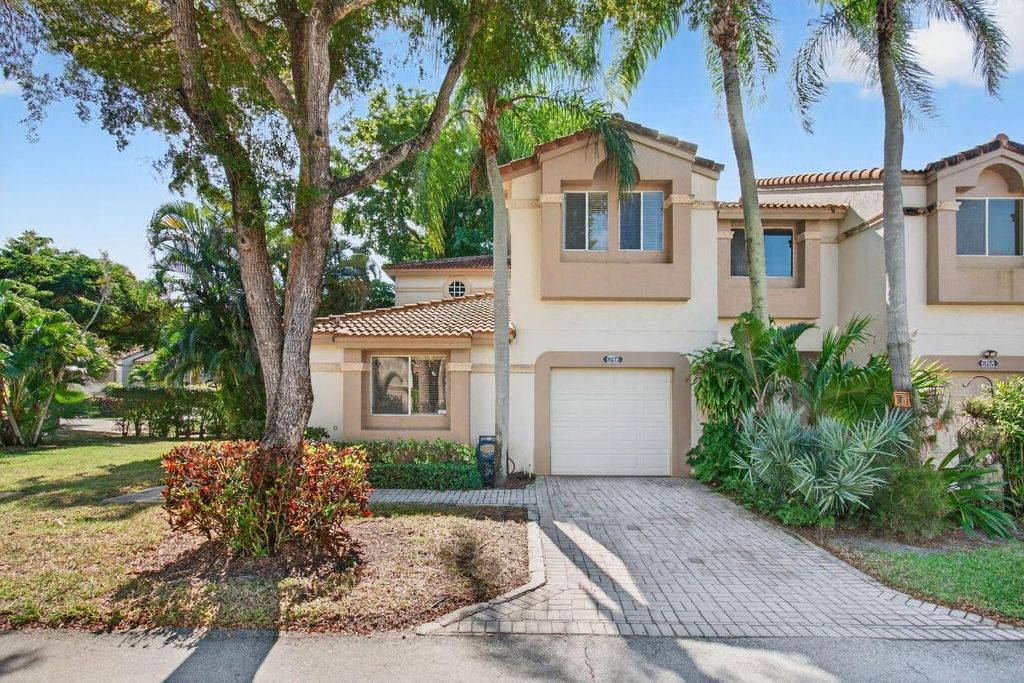 6766 Via Regina, Boca Raton, FL 33433