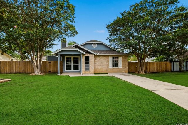 110 LEHMANN ST, Boerne, TX 78006