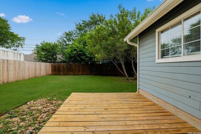 110 LEHMANN ST, Boerne, TX 78006