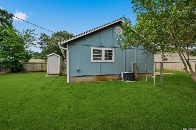 110 LEHMANN ST, Boerne, TX 78006