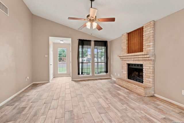 110 LEHMANN ST, Boerne, TX 78006