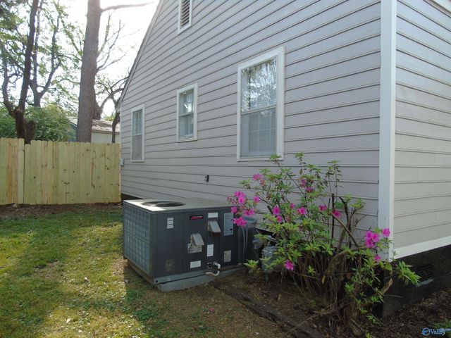 1915 Vanderbilt Circle SW, Huntsville, AL 35801