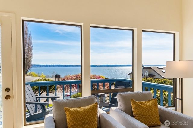 21550 1st Court S, Normandy Park, WA 98198