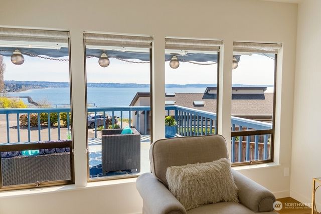 21550 1st Court S, Normandy Park, WA 98198