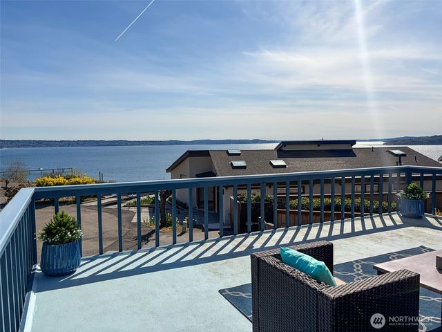 21550 1st Court S, Normandy Park, WA 98198