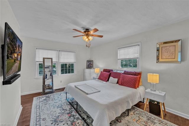 24 Sandra DR, Newport News, VA 23608