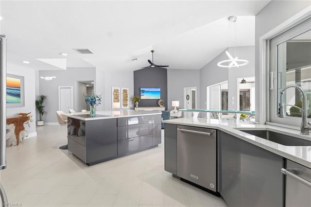 4937 Triton CT W, Cape Coral, FL 33904