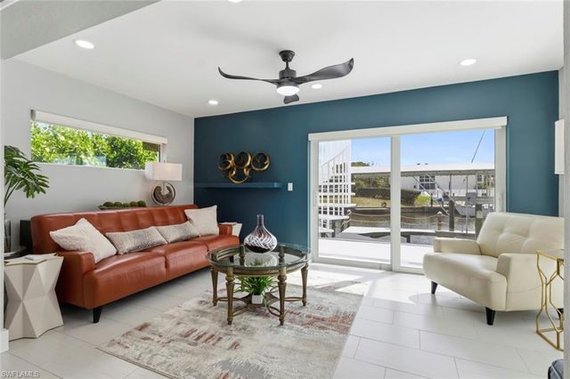 4937 Triton CT W, Cape Coral, FL 33904