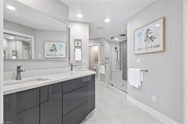 4937 Triton CT W, Cape Coral, FL 33904