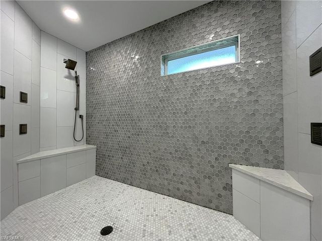 4937 Triton CT W, Cape Coral, FL 33904