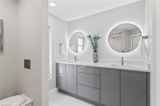 4937 Triton CT W, Cape Coral, FL 33904