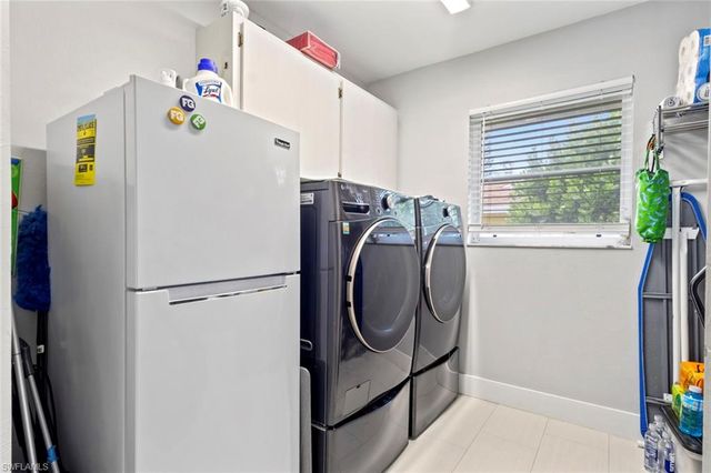 4937 Triton CT W, Cape Coral, FL 33904