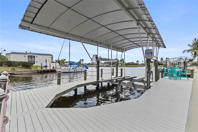 4937 Triton CT W, Cape Coral, FL 33904