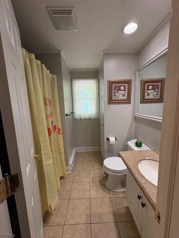 19 Circle Dr, West Milford Twp., NJ 07438