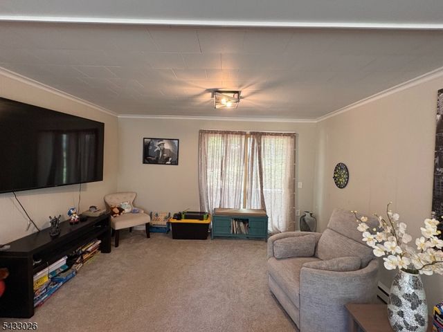 19 Circle Dr, West Milford Twp., NJ 07438