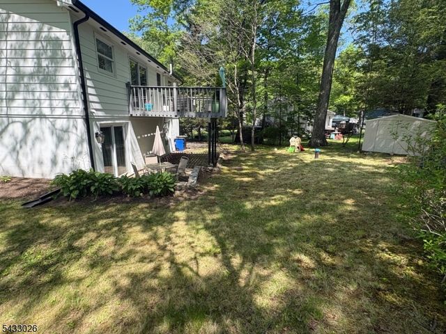 19 Circle Dr, West Milford Twp., NJ 07438