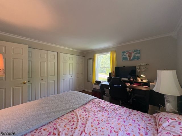 19 Circle Dr, West Milford Twp., NJ 07438