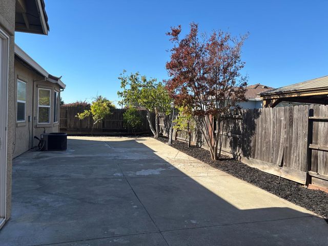 2081 Sebastian Way, Roseville, CA 95661