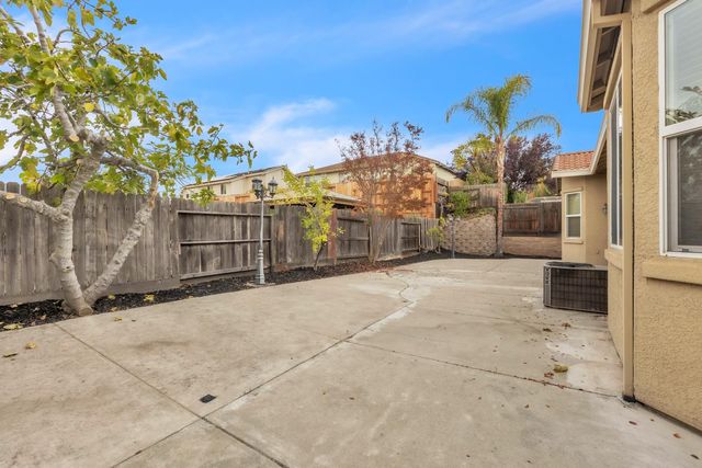 2081 Sebastian Way, Roseville, CA 95661