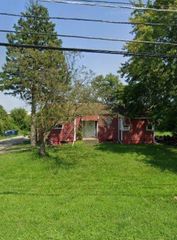 25 N East River Road, Des Plaines, IL 60016