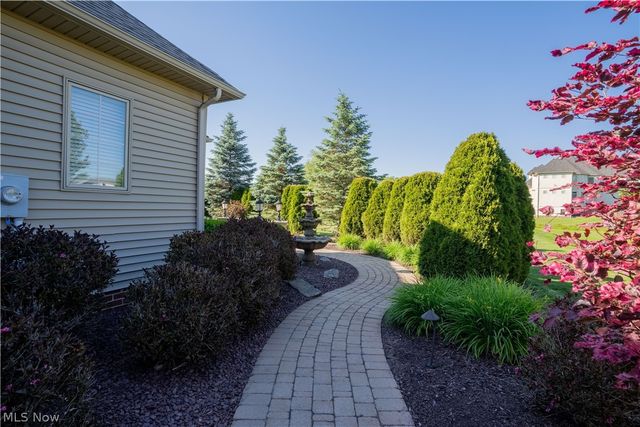 3947 Via Siena, Poland, OH 44514