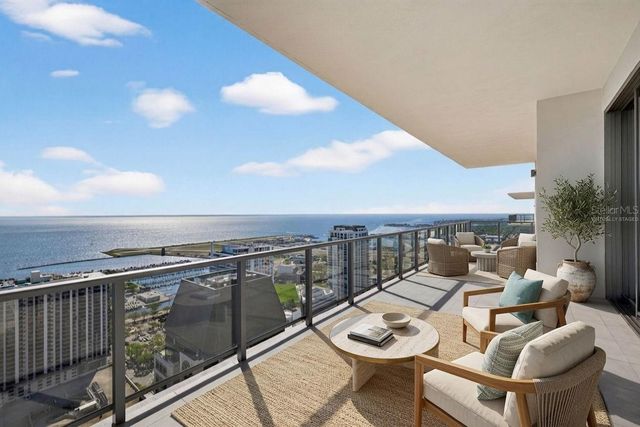 275 1ST AVENUE S 4202, St Petersburg, FL 33701