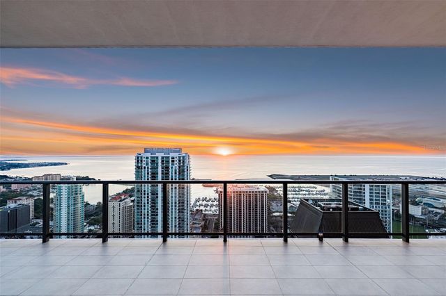 275 1ST AVENUE S 4202, St Petersburg, FL 33701